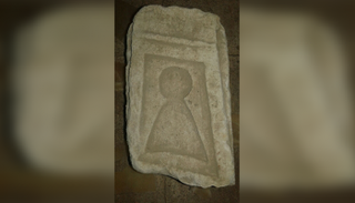 العثور على نقوش ملكية أسفل منزل بالمنيا 