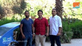 سيارة للمقعدين بالطاقة الشمسية