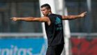 رونالدو ينضم لتدريبات الريال بحضور رئيس النادي