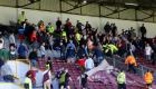 الشغب يلغي ودية بيرنلي وهانوفر