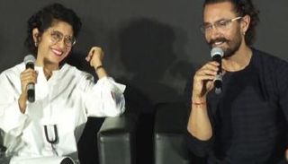 ممثل بوليوود عامر خان وزوجته