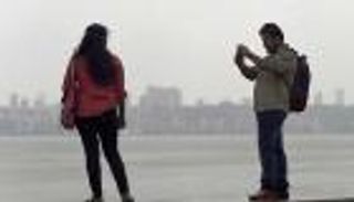 بالصور.. 60 % من حوادث السيلفي في العالم  "هندية"