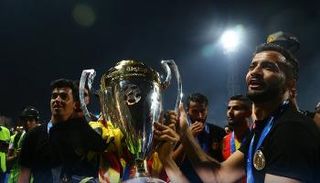 وزير الشباب المصري يغادر ملعب الإسكندرية بعد واقعة نور الدين