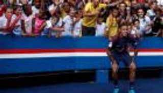 فيديوجراف.. ذهول واستياء في إنجلترا من صفقة نيمار المشبوهة