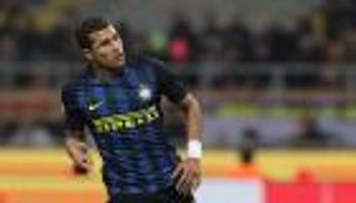 خطوة واحدة تفصل مدافع الإنتر عن فالنسيا