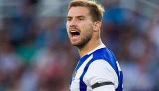 تجاهل سوسيداد يقرب مارتينيز من برشلونة