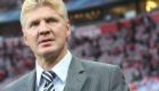 قائد البايرن السابق يؤكد قرب رحيل أنشيلوتي