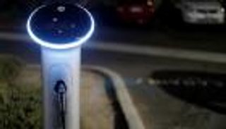 بالصور..محطات شحن السيارات بالكهرباء تنتشر في أمريكا