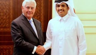 تيلرسون في لقاء سابق مع وزير خارجية قطر
