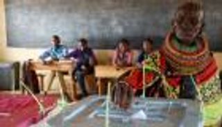 15 صورة مبهرة.. الزي والحلي يزينان انتخابات الرئاسة بكينيا