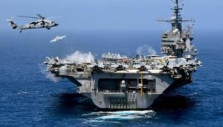 حاملة طائرت أمريكية