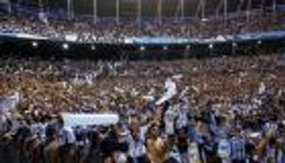 تأجيل مباراة في الارجنتين بعد معارك بالأسلحة بين الجماهير