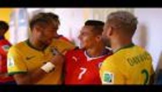 نيمار وألفيس يحاولان إقناع سانشيز بالانضمام لباريس