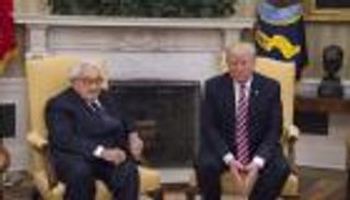 كيسنجر محذرا ترامب: لا تسمح لإيران بملء فراغ داعش