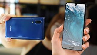 الهاتف يتميز بحواف دقيقة للغاية