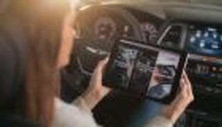 بالصور.. هيونداي جينيسيس تطلق تطبيقا يكشف تفاصيل السيارة