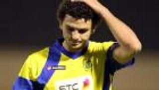 النصر السعودي يضم قائد الأهلي المصري