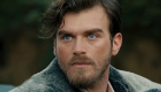 "مهند" ينجو من الموت بعد سقوطه من على متن سفينة