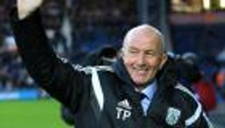 بوليس يمدد تعاقده في قيادة وست بروميتش