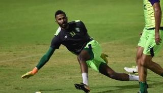 بداية سلبية لـ"حارس الأزمة" مع أهلي جدة