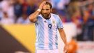 هيجوايين خارج حسابات الأرجنتين أمام أوروجواي
