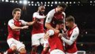 مدافع أرسنال: نتطلع للفوز بكل شيء