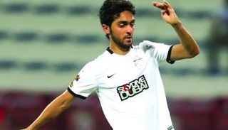 الشارقة يضم مدافع شباب الأهلي 
