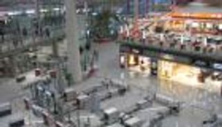 مطار بكين يلغي 360 رحلة جوية بسبب الأمطار الغزيرة