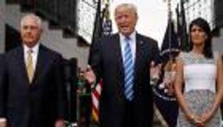 ترامب يهدد فنزويلا بالتدخل العسكري.. وكاراكاس: جنون