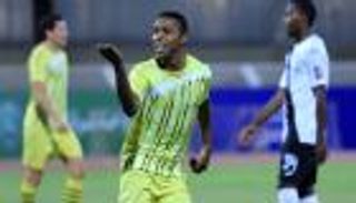 "الضو" يسجل هدفا تاريخيا لأحد في مرمى الشباب