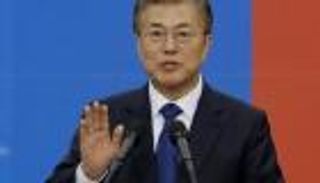 رئيس كوريا الجنوبية:حل أزمة بيونج يانج "سلميا" لا "عسكريا"