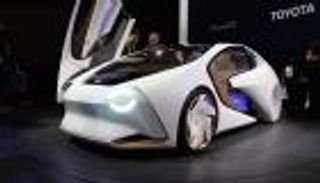 بالصور.. تويوتا تتعاون مع "إنتل" لتطوير سيارة ذاتية القيادة