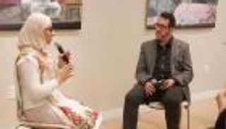 أصغر كاتبة روائية إماراتية تحاور شباب مدينة نيويورك