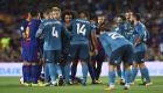 كاسيميرو يواصل استهداف قدم ميسي