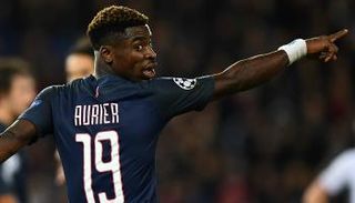 توتنهام يتفق مع ظهير سان جيرمان