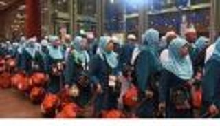 بالصور.. الحجاج الصينيون يستعدون لأداء فريضة الحج