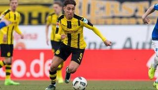 إيمري مور بقميص دورتموند