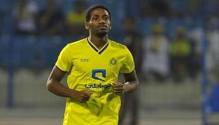 عوض خميس بقميص النصر