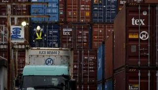 محطة حاويات تجارية- رويترز