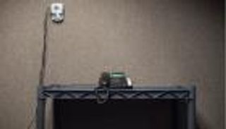 هذا الهاتف يحمل صاروخا بالستيا من كوريا الشمالية لجوام