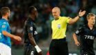 طرد لاعبين من نيس خلال دقيقة بمواجهة نابولي 