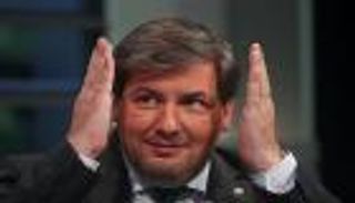 إيقاف رئيس سبورتنج لشبونة "للبصق" على رئيس ناد منافس