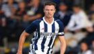 السيتي يجهز عرضا جديدا لضم مدافع وست بروميتش