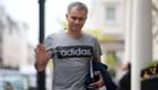 مورينيو يلمح لانتهاء ميركاتو يونايتد