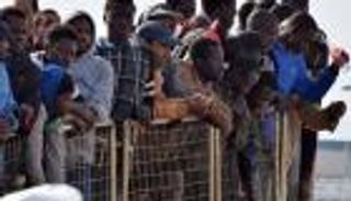 ليبيا ترحل 135 مهاجرًا نيجيريًا إلى بلدهم