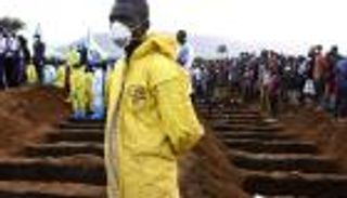 بالصور.. ألف قتيل ومفقود ضحايا الفيضانات في سيراليون 