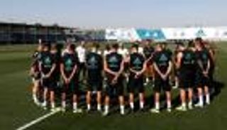 ريال مدريد يقف دقيقة حداد على أرواح ضحايا هجوم برشلونة