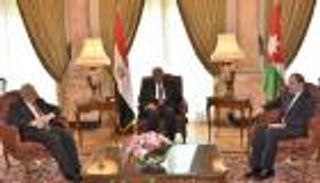 مصر والأردن وفلسطين تدعو لإنهاء جمود السلام بالشرق الأوسط