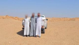 الإرهابيون الثلاثة بعد القبض عليهم