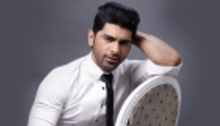 البوليودي طه شاه لـ"بوابة العين": أنتظر لقاء أميتاب باتشان